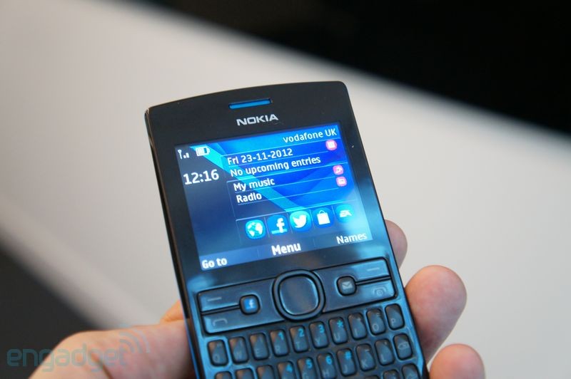 Nokia Asha 205_3.jpg