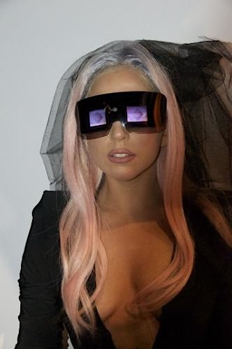 Очки, камера, принтер + Lady Gaga в придачу!