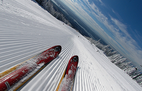 Горные лыжи на пике