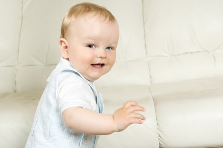 Развитие ребенка 9 месяцев: азы воспитания