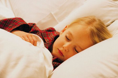 Как сделать пробуждение ребенка приятным: видео