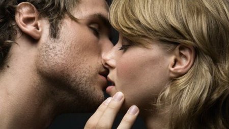 Как свести мужчину с ума поцелуем