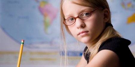 Психологи радять, як привчити дитини носити окуляри
