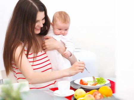 Правильне харчування годуючої мами