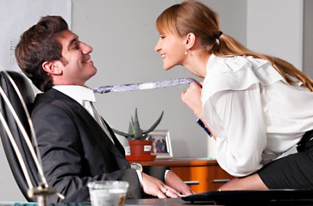 6 советов как возбудить интерес мужчины сотрудника