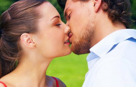 как научиться целоваться