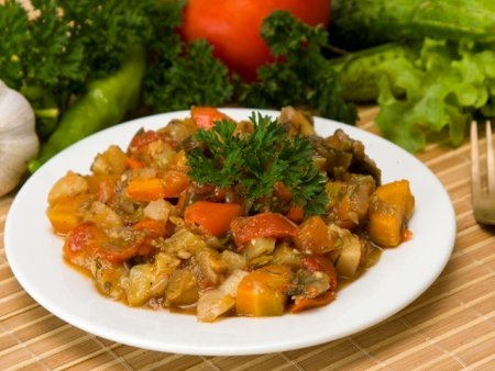 Рецепты ужина: овощное ассорти с мясом