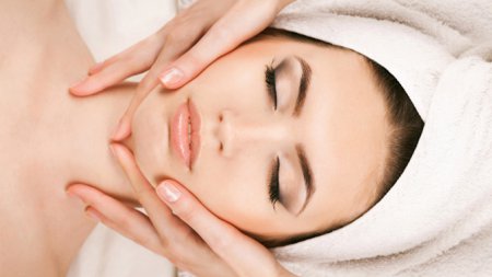 Навіщо потрібен класичний масаж обличчя