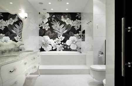 Інтер'єр ванної кімнати в чорно-білих тонах