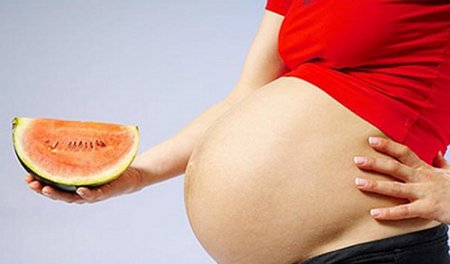 Чем опасна арбузная диета при беременности