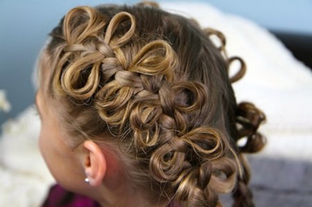 Прическа для девочек: стильные косы и жгуты