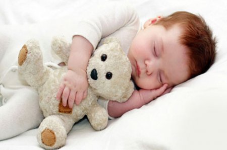 Навіщо малюки сплять з мамами і чому це погано?
