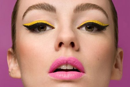 Як зробити макіяж очей кольоровими олівцями