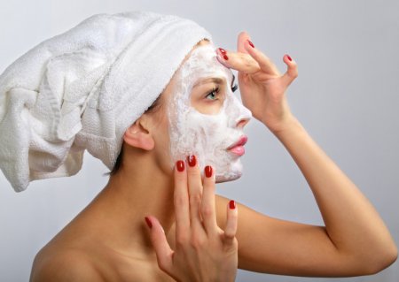 ТОП-5 способів чищення обличчя в домашніх умовах для проблемної шкіри