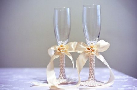 Как оформить шампанское на свадьбу своими руками