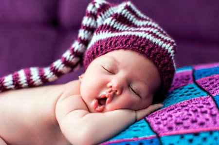 Як навчити дитину засинати без заколисування і зберегти собі нерви