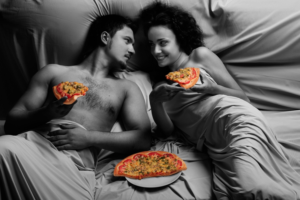 Весь День В Постели Секс Пицца Кино
