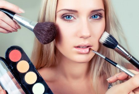 5 лучших видеоблогов по обучению макияжу