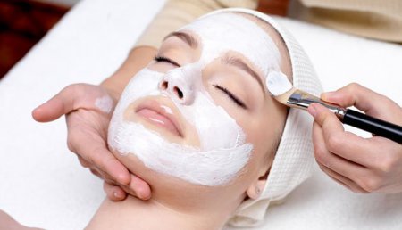 Механическая чистка лица: 5 этапов к чистой и здоровой коже